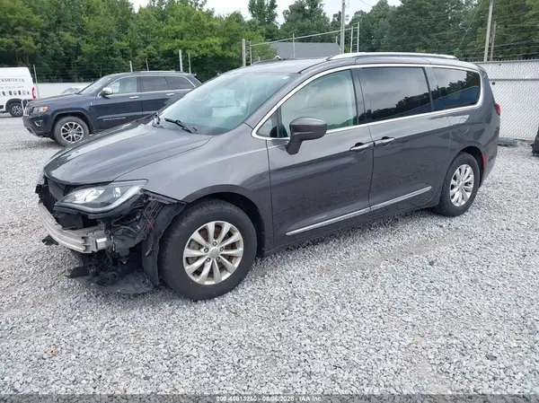 2C4RC1BG7JR261602 2018 CHRYSLER PACIFICA - Image 2