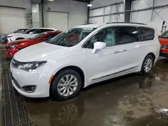 2C4RC1BG7JR263043 2018 CHRYSLER PACIFICA