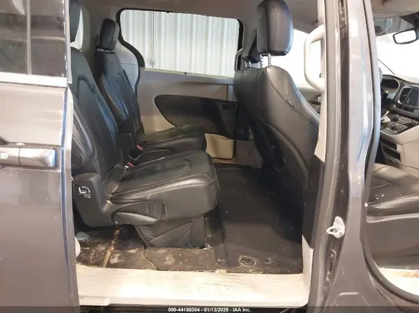 2C4RC1BG7JR269392 2018 CHRYSLER PACIFICA - Image 8
