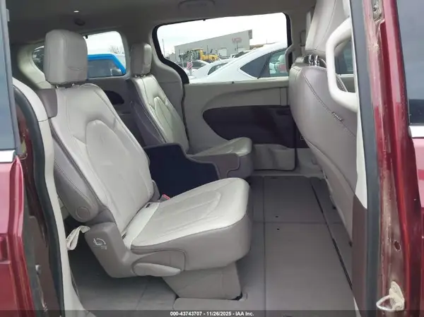 2C4RC1BG7JR271272 2018 CHRYSLER PACIFICA - Image 8