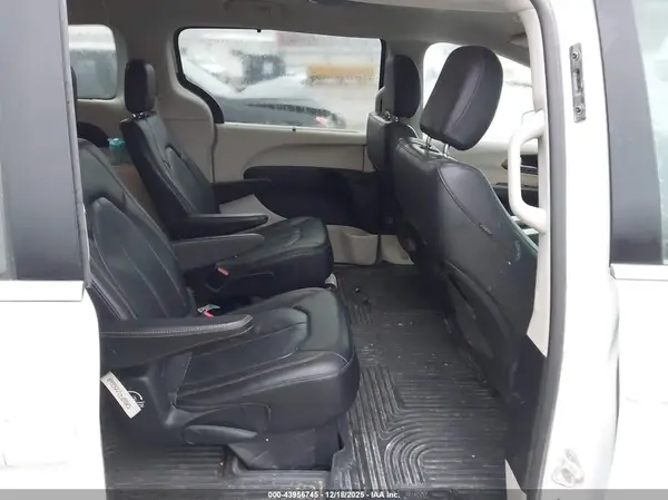 2C4RC1BG7JR275385 2018 CHRYSLER PACIFICA - Image 8