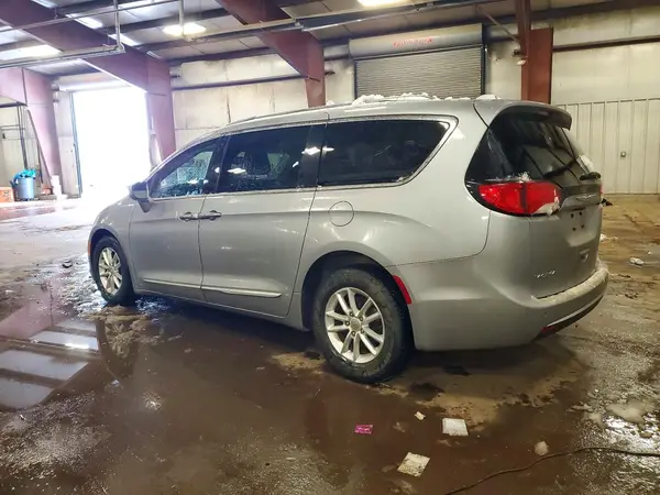 2C4RC1BG7JR279596 2018 CHRYSLER PACIFICA - Image 2