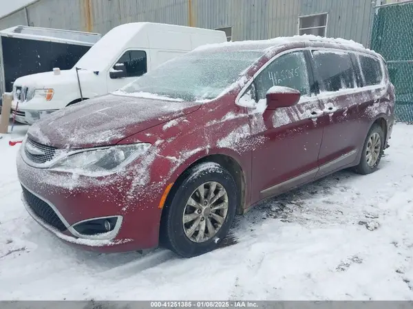 2C4RC1BG7JR279663 2018 CHRYSLER PACIFICA - Image 2