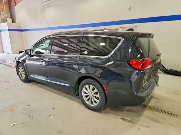 2C4RC1BG7JR280361 2018 CHRYSLER PACIFICA - Image 2