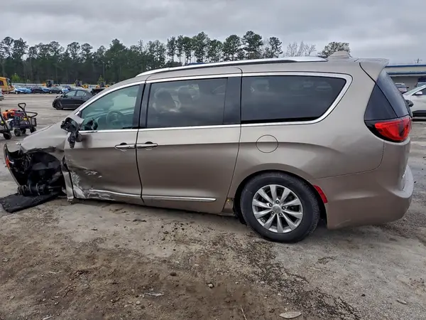 2C4RC1BG7JR292123 2018 CHRYSLER PACIFICA - Image 2