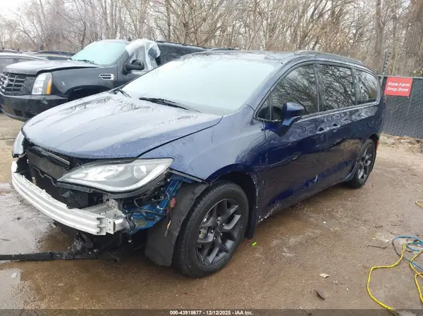 2C4RC1BG7JR292820 2018 CHRYSLER PACIFICA - Image 2