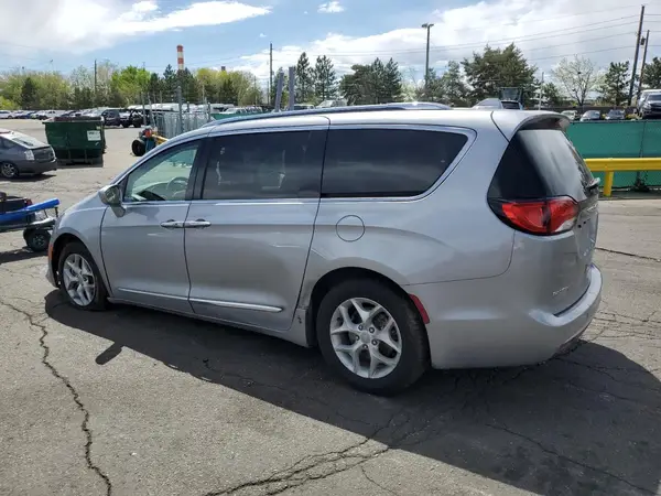 2C4RC1BG7JR311964 2018 CHRYSLER PACIFICA - Image 2