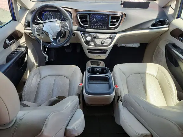 2C4RC1BG7JR317974 2018 CHRYSLER PACIFICA - Image 8
