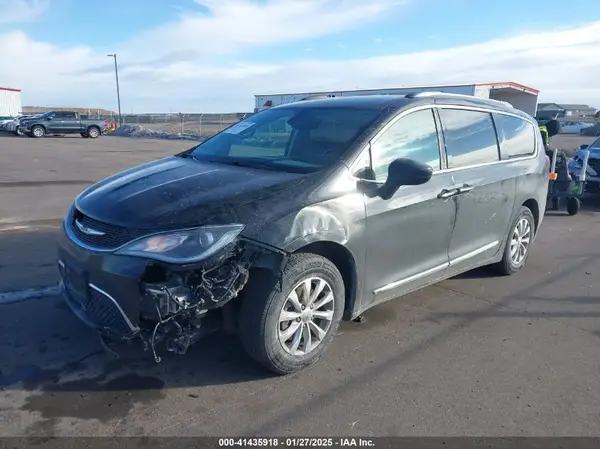 2C4RC1BG7JR322639 2018 CHRYSLER PACIFICA - Image 2