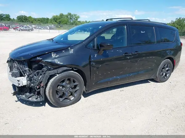 2C4RC1BG7JR351400 2018 CHRYSLER PACIFICA - Image 2