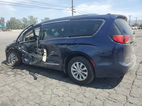 2C4RC1BG7JR353227 2018 CHRYSLER PACIFICA - Image 2