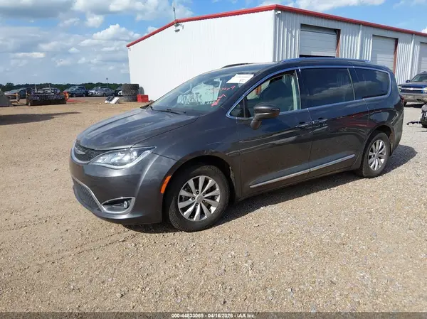 2C4RC1BG7JR353681 2018 CHRYSLER PACIFICA - Image 2