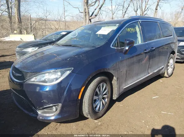 2C4RC1BG7KR523037 2019 CHRYSLER PACIFICA - Image 2