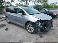 2C4RC1BG7KR541652 2019 CHRYSLER PACIFICA