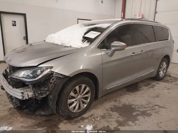 2C4RC1BG7KR547984 2019 CHRYSLER PACIFICA - Image 2