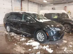2C4RC1BG7KR554563 2019 CHRYSLER PACIFICA