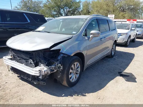 2C4RC1BG7KR554739 2019 CHRYSLER PACIFICA - Image 2