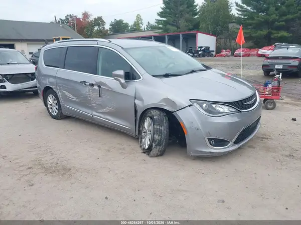 2C4RC1BG7KR555289 2019 CHRYSLER PACIFICA - Image 1