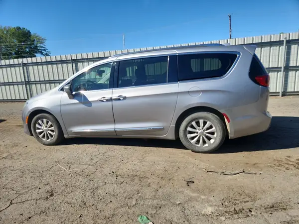 2C4RC1BG7KR566843 2019 CHRYSLER PACIFICA - Image 2
