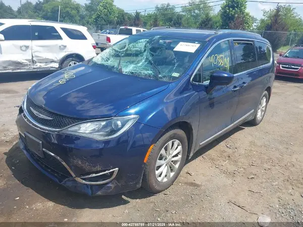 2C4RC1BG7KR576949 2019 CHRYSLER PACIFICA - Image 2