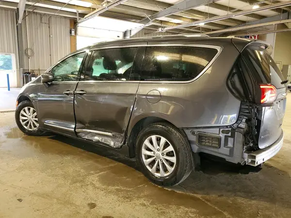2C4RC1BG7KR588597 2019 CHRYSLER PACIFICA - Image 2