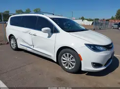 2C4RC1BG7KR592813 2019 CHRYSLER PACIFICA