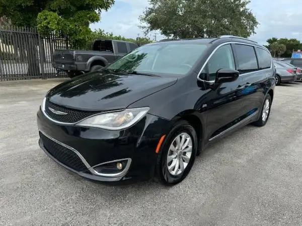 2C4RC1BG7KR596845 2019 CHRYSLER PACIFICA - Image 1