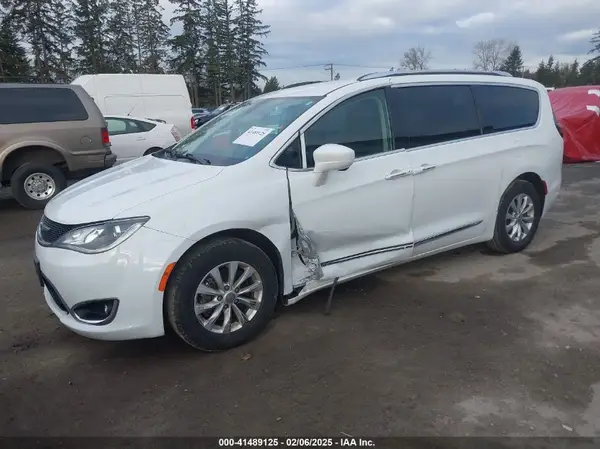 2C4RC1BG7KR613188 2019 CHRYSLER PACIFICA - Image 2