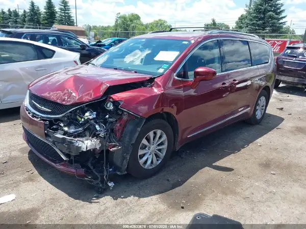 2C4RC1BG7KR613255 2019 CHRYSLER PACIFICA - Image 2