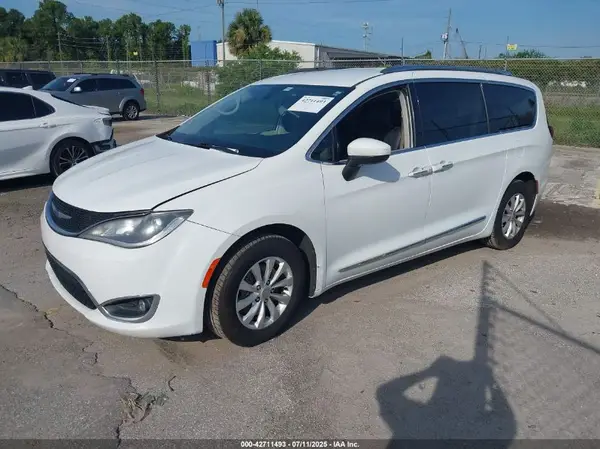 2C4RC1BG7KR625129 2019 CHRYSLER PACIFICA - Image 2