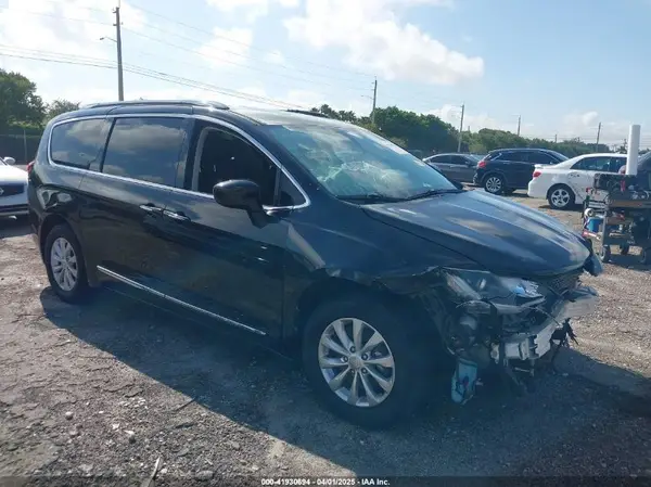 2C4RC1BG7KR627074 2019 CHRYSLER PACIFICA - Image 1