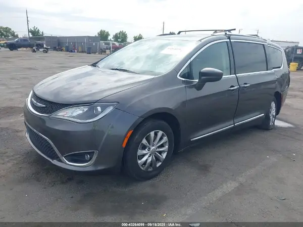 2C4RC1BG7KR650774 2019 CHRYSLER PACIFICA - Image 2