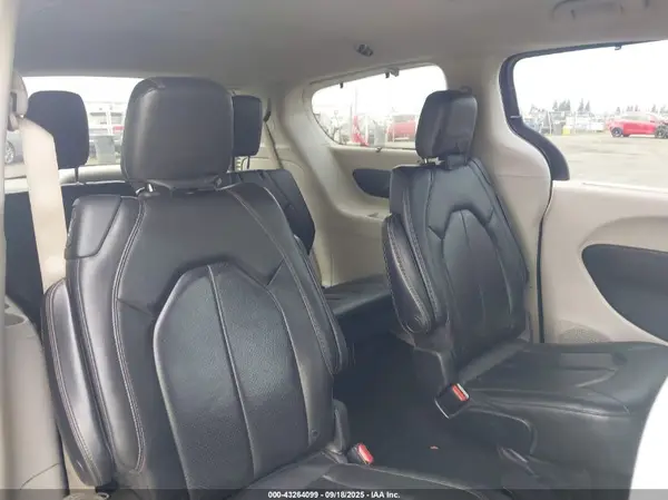 2C4RC1BG7KR650774 2019 CHRYSLER PACIFICA - Image 8