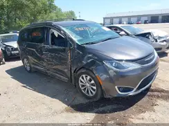 2C4RC1BG7KR685556 2019 CHRYSLER PACIFICA