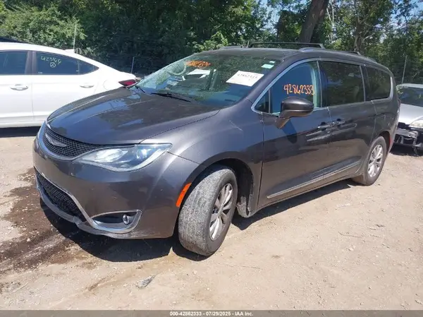 2C4RC1BG7KR685556 2019 CHRYSLER PACIFICA - Image 2
