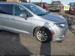 2C4RC1BG7KR732553 2019 CHRYSLER PACIFICA