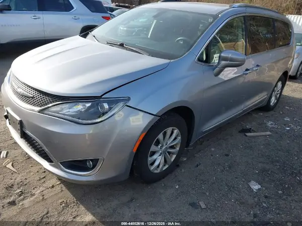 2C4RC1BG7KR732553 2019 CHRYSLER PACIFICA - Image 2