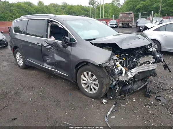 2C4RC1BG7KR733248 2019 CHRYSLER PACIFICA - Image 1