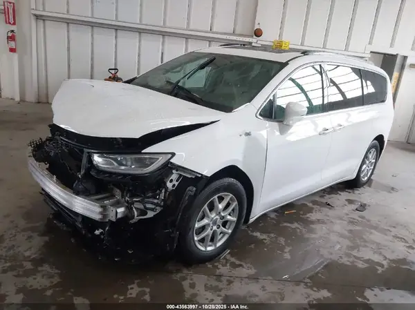 2C4RC1BG7MR588005 2021 CHRYSLER PACIFICA - Image 2