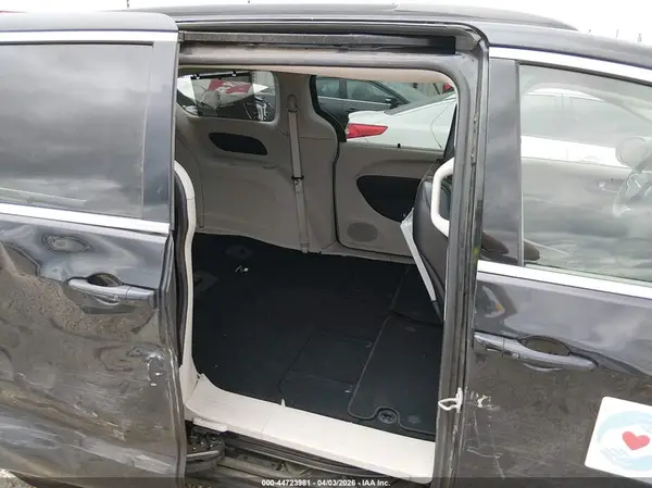 2C4RC1BG7NR169704 2022 CHRYSLER PACIFICA - Image 8