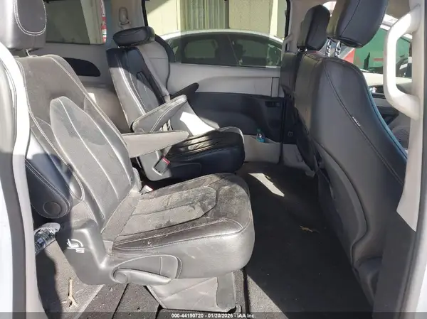 2C4RC1BG7NR170982 2022 CHRYSLER PACIFICA - Image 8