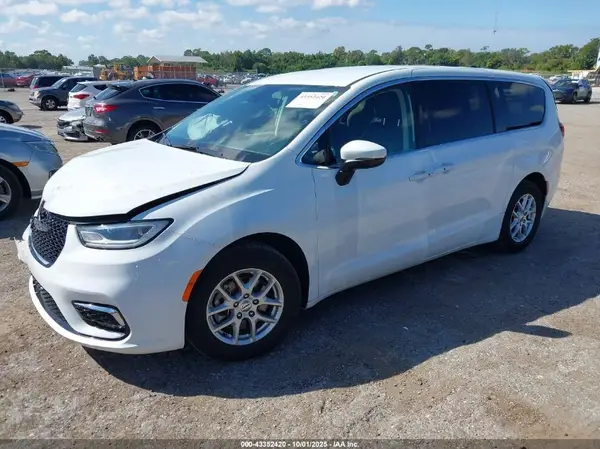 2C4RC1BG7PR508187 2023 CHRYSLER PACIFICA - Image 2