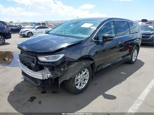 2C4RC1BG7PR510912 2023 CHRYSLER PACIFICA - Image 2