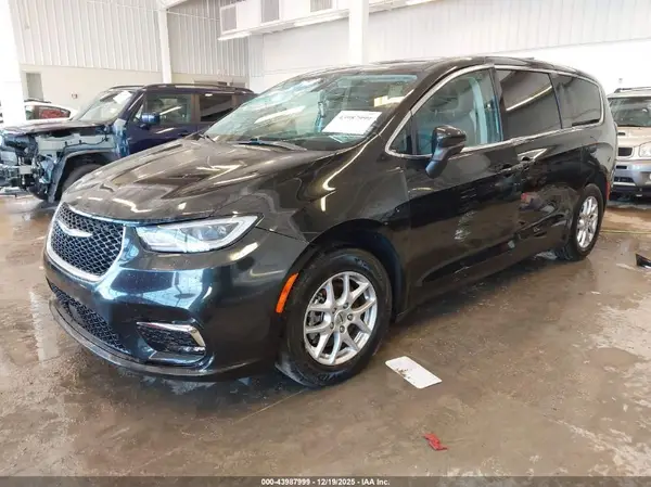2C4RC1BG7PR532344 2023 CHRYSLER PACIFICA - Image 2