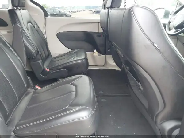2C4RC1BG7PR533185 2023 CHRYSLER PACIFICA - Image 8