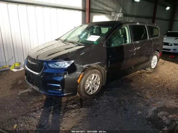 2C4RC1BG7PR533235 2023 CHRYSLER PACIFICA - Image 2