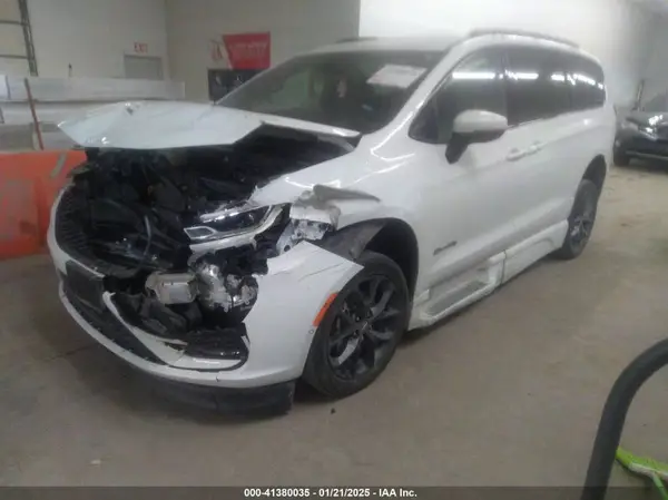 2C4RC1BG7PR538287 2023 CHRYSLER PACIFICA - Image 2