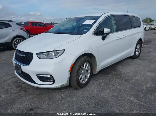 2C4RC1BG7PR550651 2023 CHRYSLER PACIFICA - Image 2