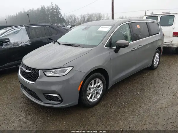 2C4RC1BG7PR581544 2023 CHRYSLER PACIFICA - Image 2