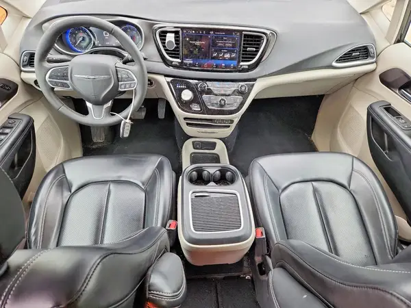 2C4RC1BG7PR586954 2023 CHRYSLER PACIFICA - Image 8